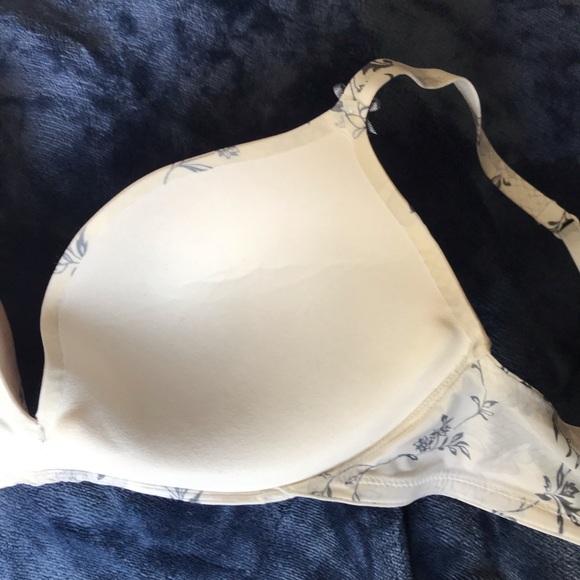 Victoria’s Secret Floral Pattern Plunge Bra - Picture 3 of 6